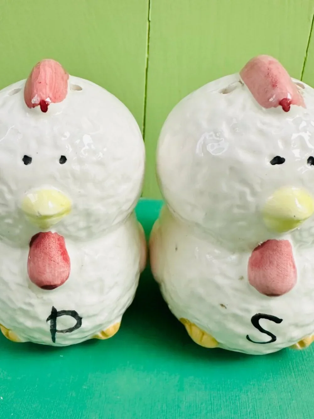 Vintage Chicken Salt and Pepper Shakers Set Ceramic Hen Rooster Kitchen Decor